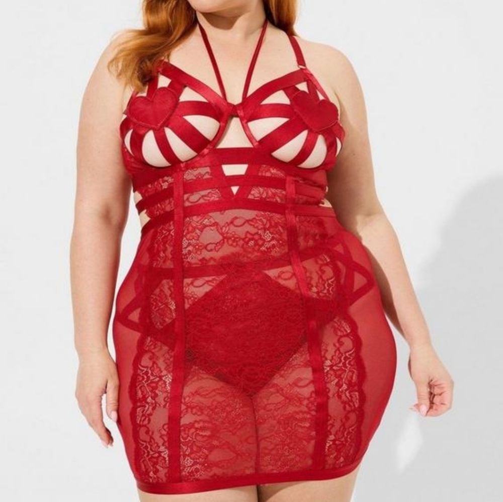 Strappy heart open cup chemise size 1 (14-16)